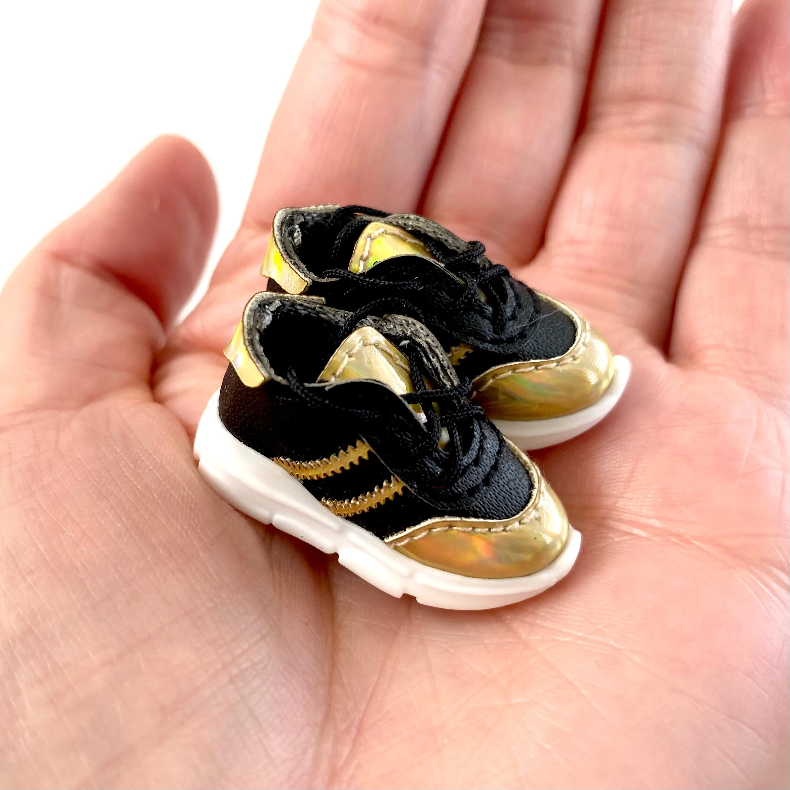 Blythe doll trainers Black Gold sports shoes