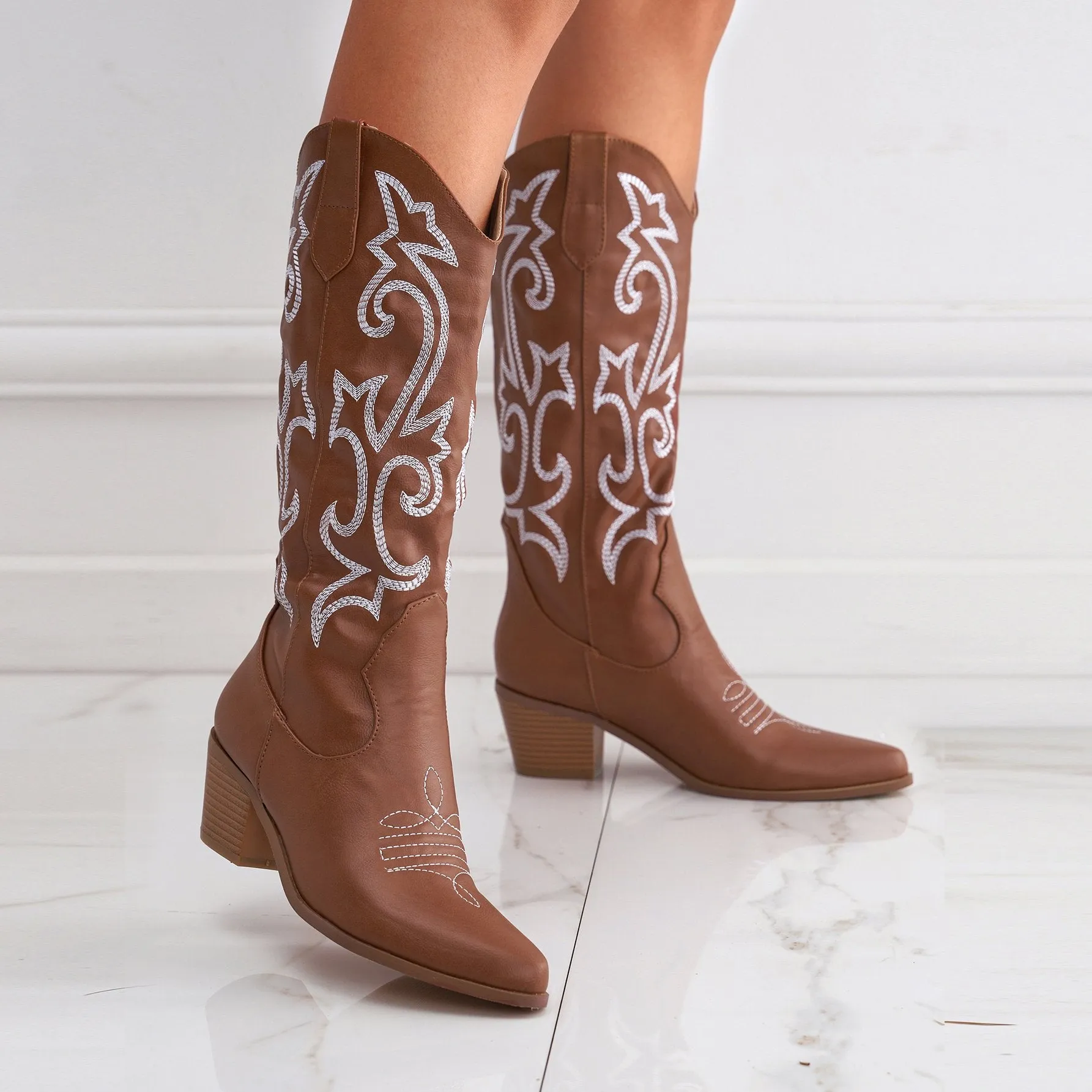 Vintage Chunky Heeled Embroidered Western Boots