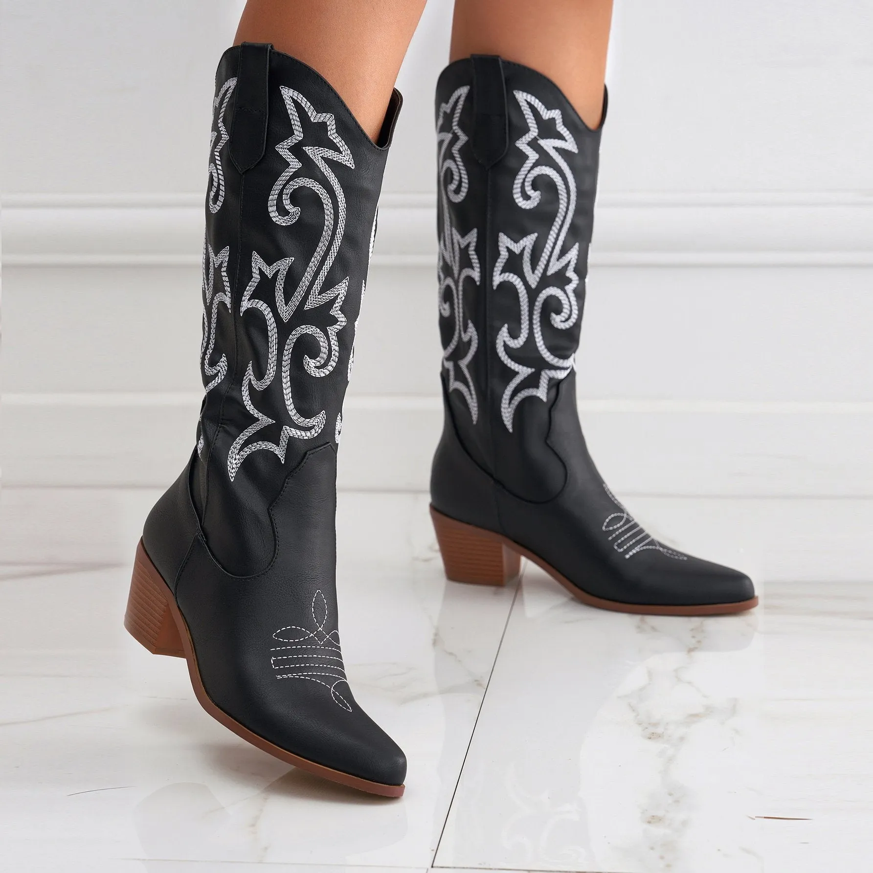 Vintage Chunky Heeled Embroidered Western Boots